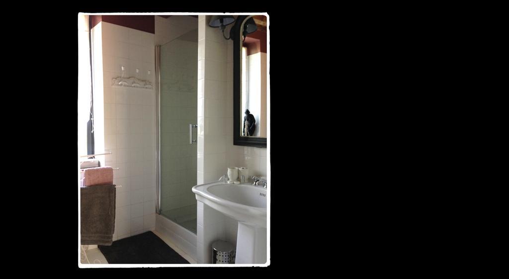 Manoir De Livet Bed & Breakfast Saint-Germain-de-Livet Rom bilde